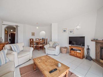 2104-364058-b952a8cbdbc2fd66601ce91bb265b9cce