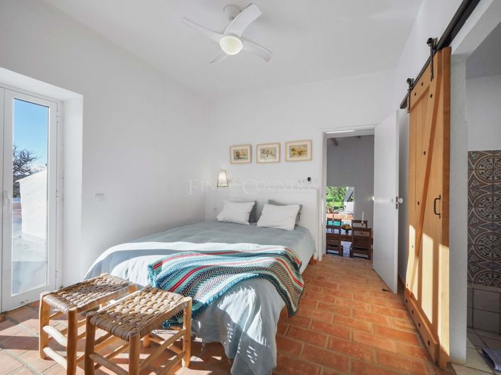 Image No.11-4 Bed Property for sale