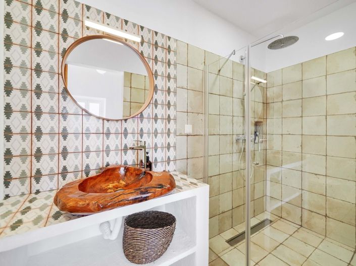 Image No.18-4 Bed Property for sale