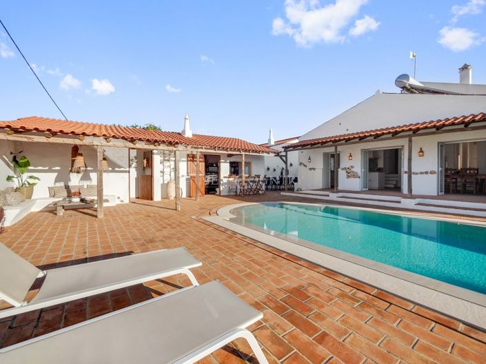 Image No.3-4 Bed Property for sale