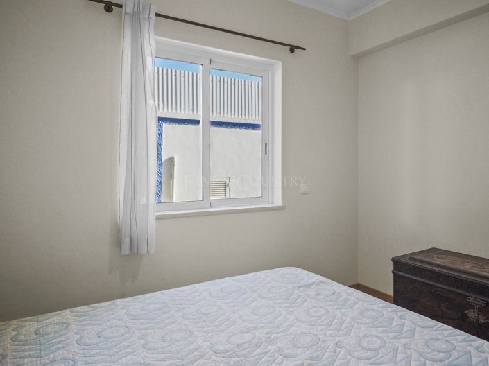 Image No.12-3 Bed Townhouse for sale