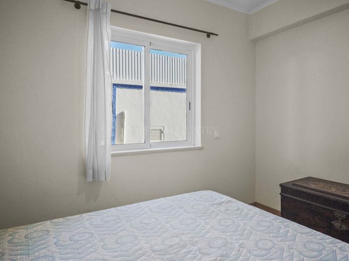 Image No.12-3 Bed Townhouse for sale