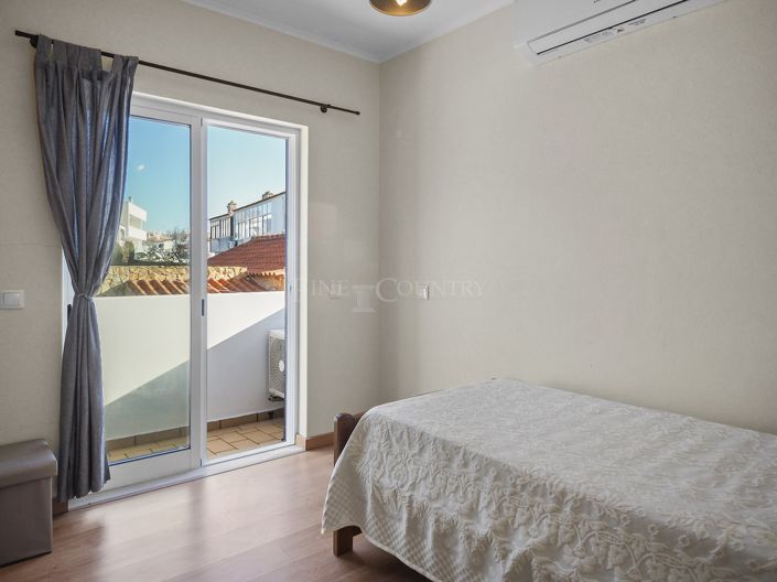 Image No.20-3 Bed Townhouse for sale