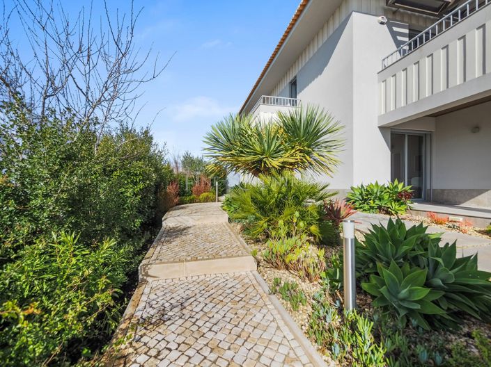 Image No.26-4 Bed Property for sale