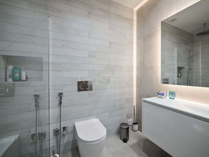 Image No.28-4 Bed Property for sale