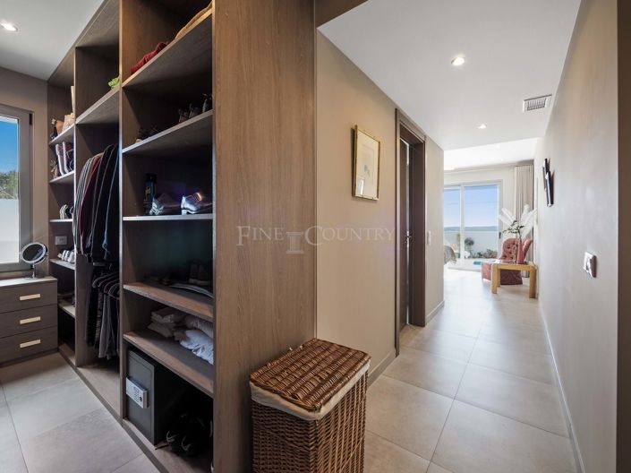 Image No.33-4 Bed Property for sale