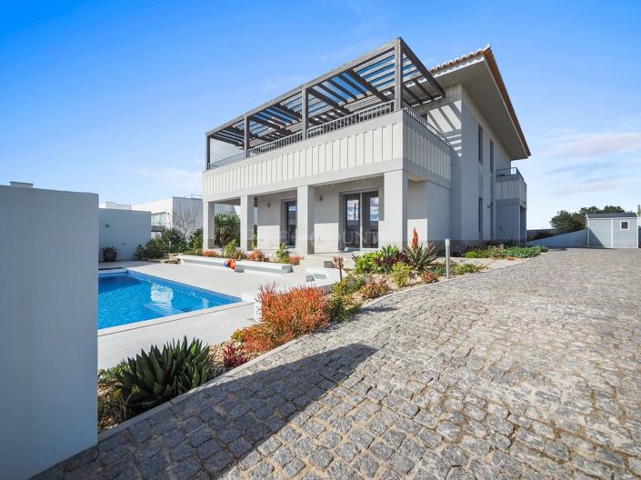 Image No.47-4 Bed Property for sale