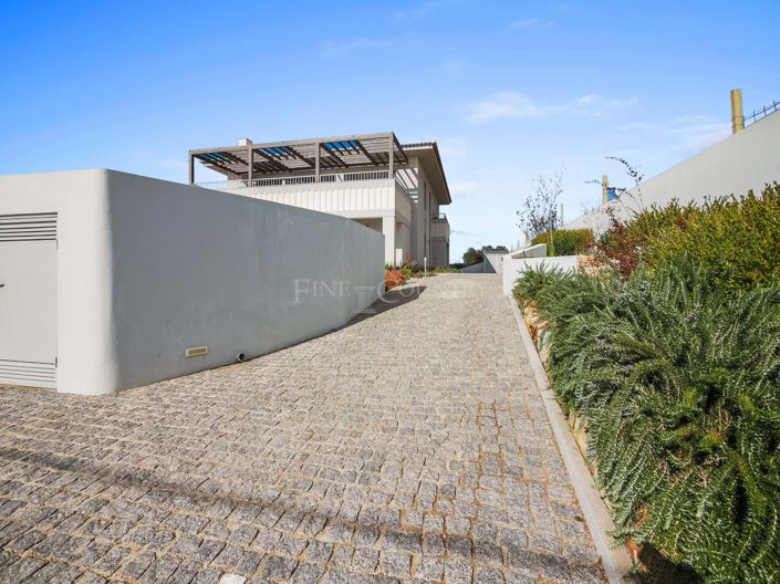 Image No.49-4 Bed Property for sale