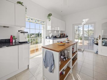 2104-369000-14d4e763c151089fe37f379b2f9be1ace