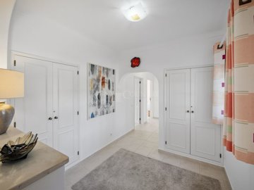 2104-369000-b952a8cbdbc2fd66601ce91bb265b9cce