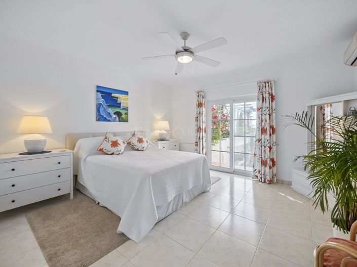 Image No.16-4 Bed Property for sale