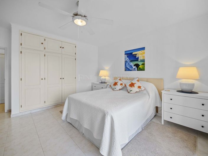 Image No.17-4 Bed Property for sale