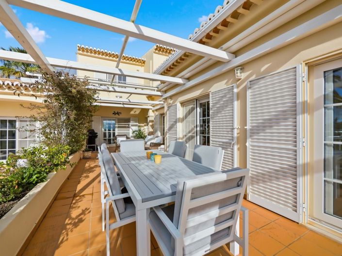 Image No.38-4 Bed Property for sale