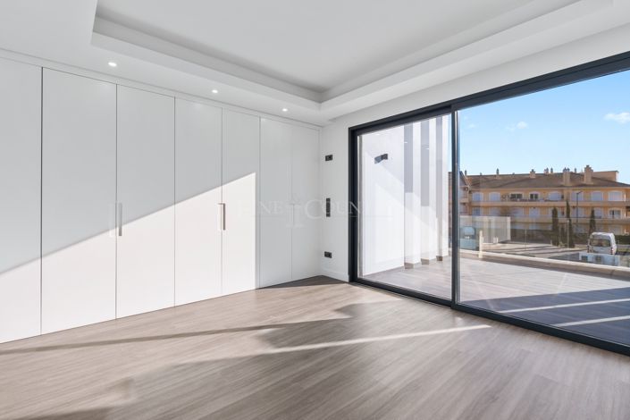 Image No.22-3 Bed Property for sale