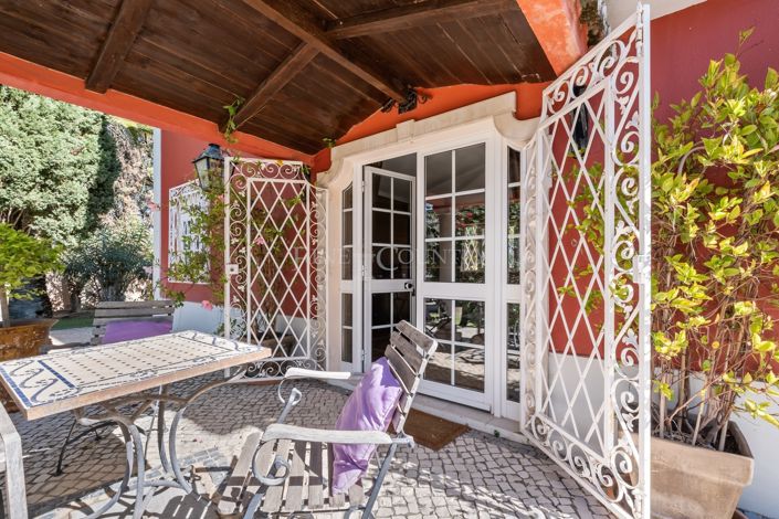 Image No.37-6 Bed Property for sale