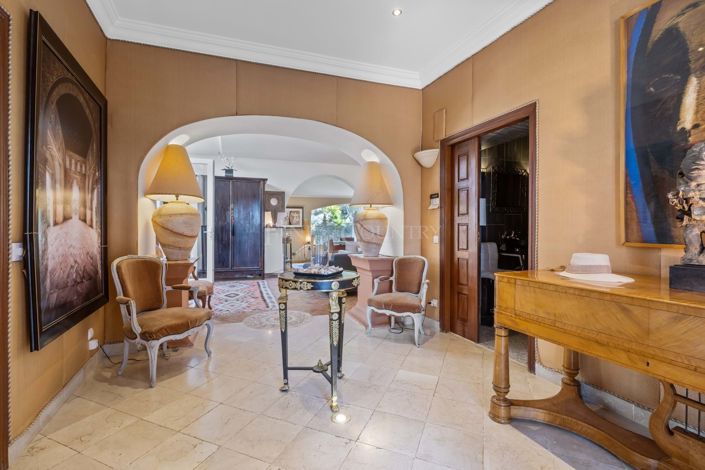 Image No.6-6 Bed Property for sale