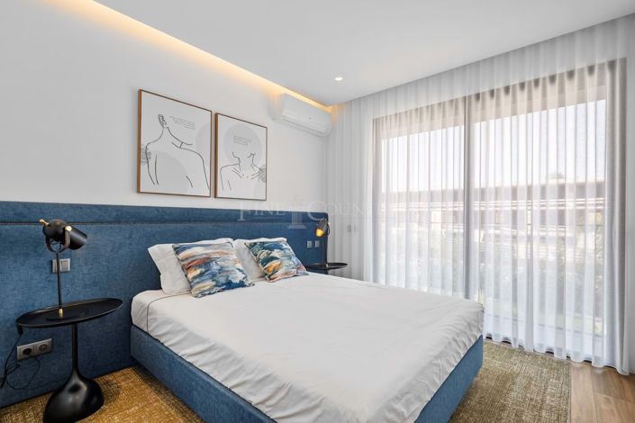 Image No.18-4 Bed Semi-Detached for sale