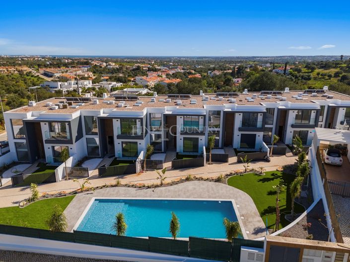 Image No.23-4 Bed Semi-Detached for sale