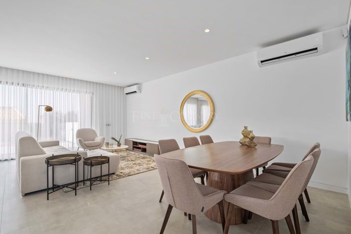 Image No.4-4 Bed Semi-Detached for sale