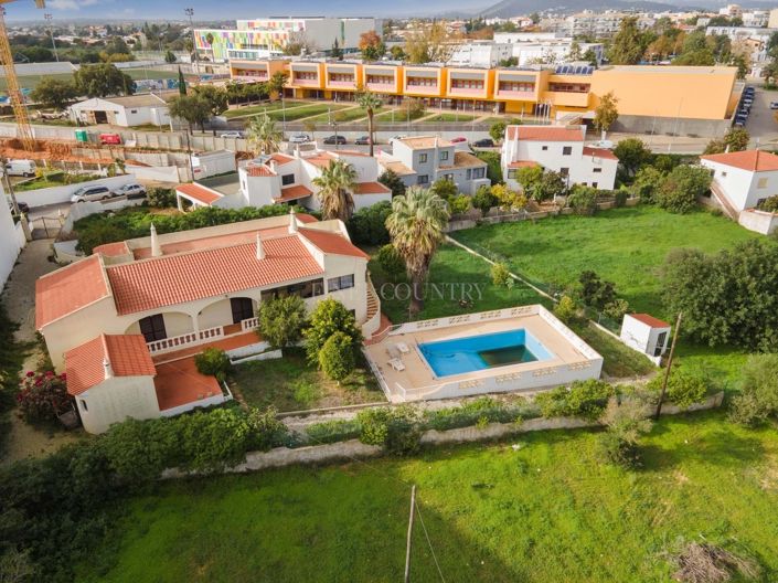 Image No.9-4 Bed Property for sale