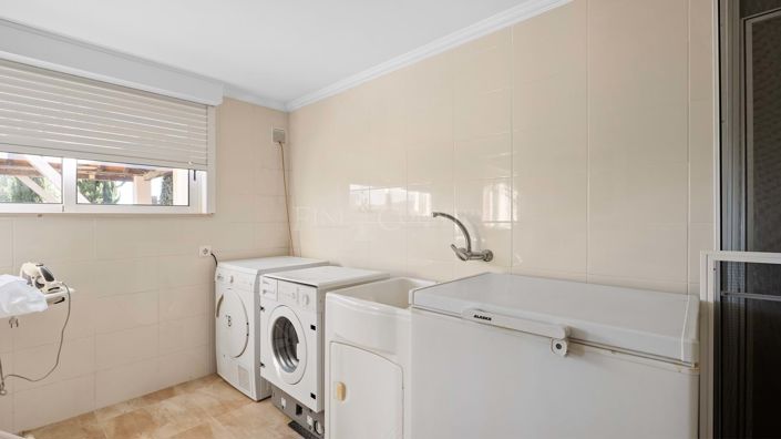 Image No.14-3 Bed Property for sale