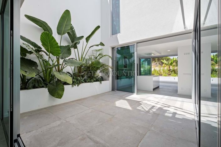 Image No.12-3 Bed Semi-Detached for sale