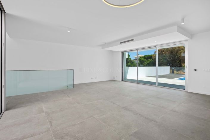 Image No.13-3 Bed Semi-Detached for sale