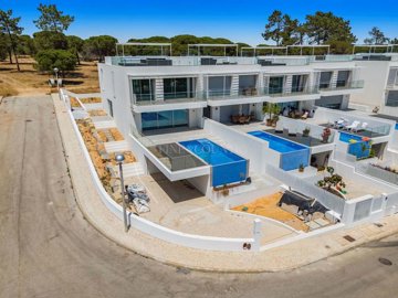 2104-253954-14d4e763c151089fe37f379b2f9be1ace