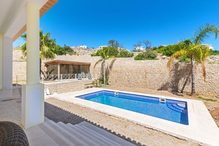 Image No.13-4 Bed Property for sale