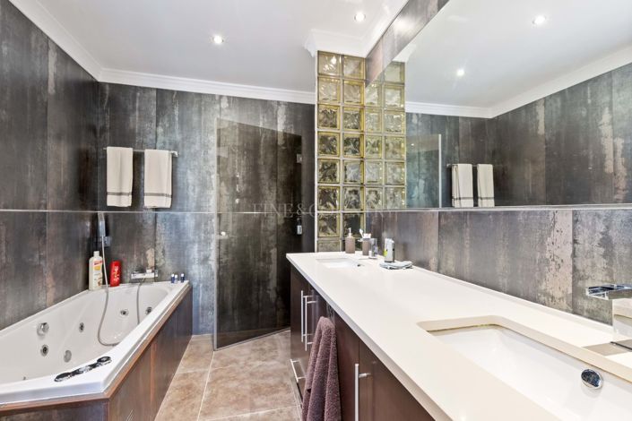 Image No.16-4 Bed Property for sale