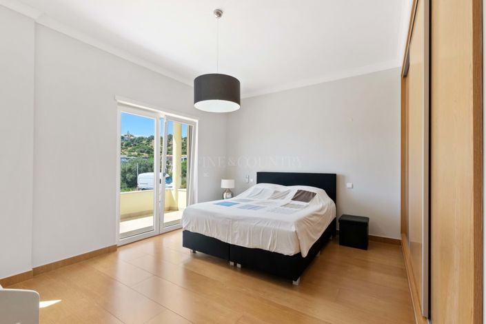 Image No.24-4 Bed Property for sale