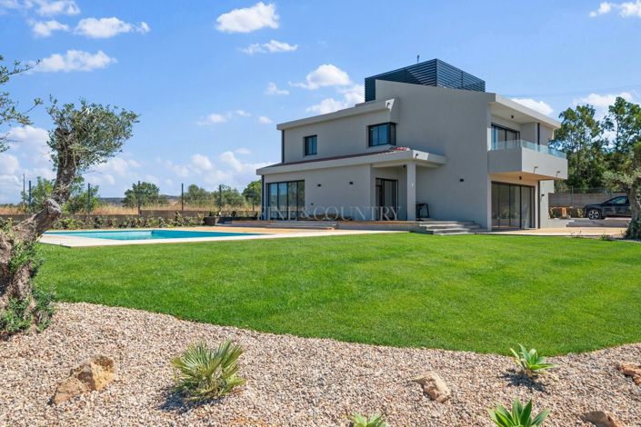 Image No.4-6 Bed Property for sale