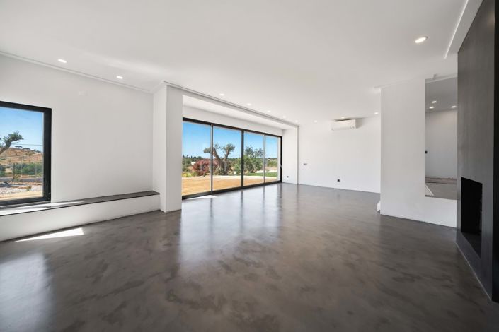 Image No.7-6 Bed Property for sale