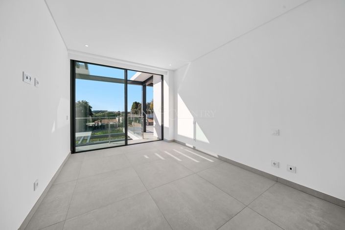 Image No.21-4 Bed Villa for sale