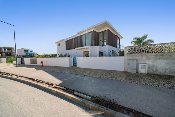 Image No.35-4 Bed Villa for sale