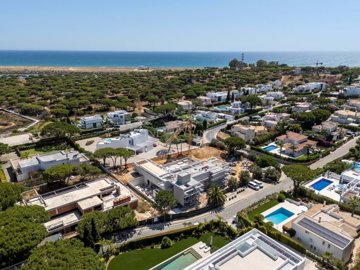 2104-341065-b952a8cbdbc2fd66601ce91bb265b9cce