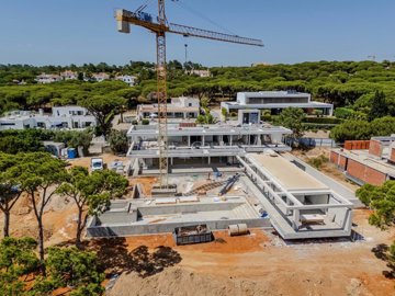 2104-341065-b952a8cbdbc2fd66601ce91bb265b9cce