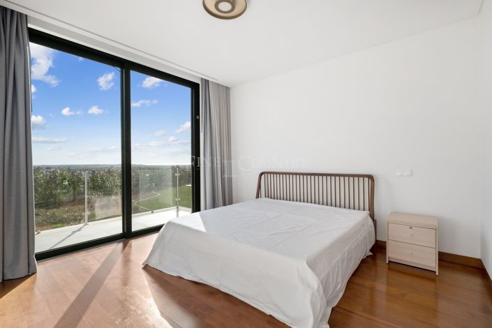 Image No.24-4 Bed Property for sale