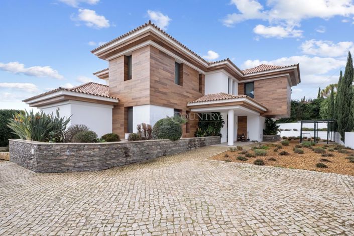 Image No.3-4 Bed Property for sale