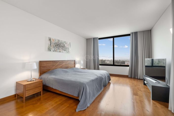 Image No.14-4 Bed Property for sale