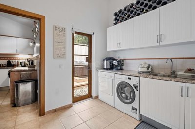 2104-366611-b952a8cbdbc2fd66601ce91bb265b9cce