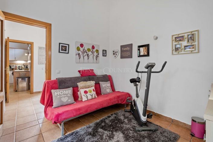 Image No.13-3 Bed Property for sale