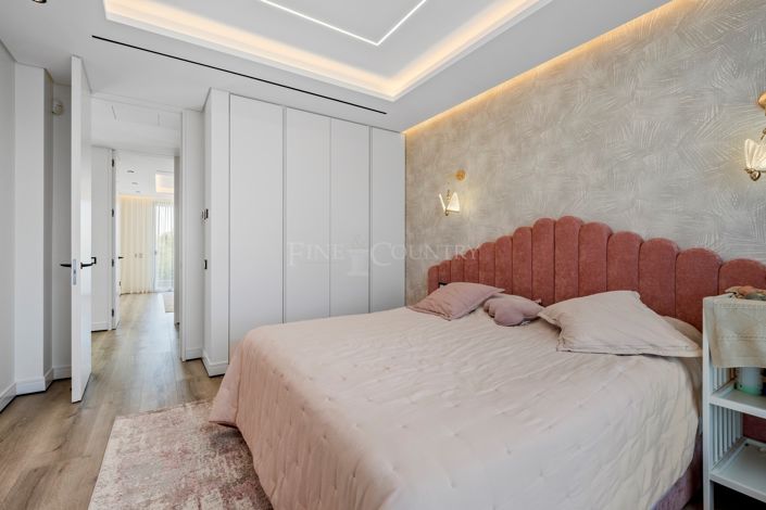 Image No.23-4 Bed Property for sale