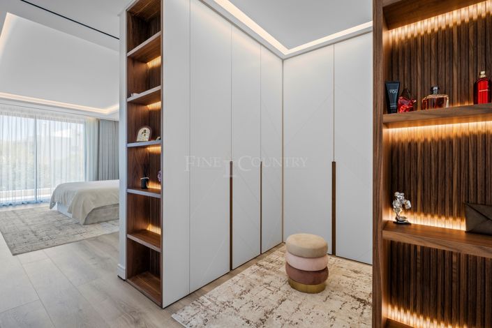 Image No.28-4 Bed Property for sale