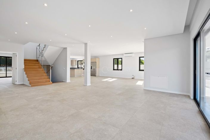 Image No.35-4 Bed Villa for sale