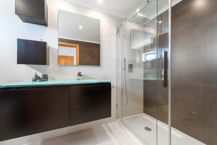 Image No.10-1 Bed Apartment for sale