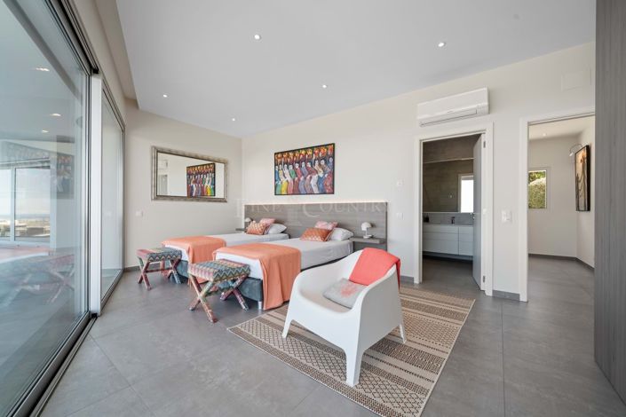 Image No.24-3 Bed Villa for sale