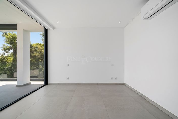 Image No.22-4 Bed Villa for sale