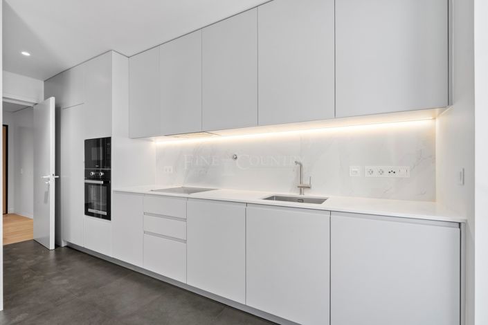 Image No.14-3 Bed Apartment for sale