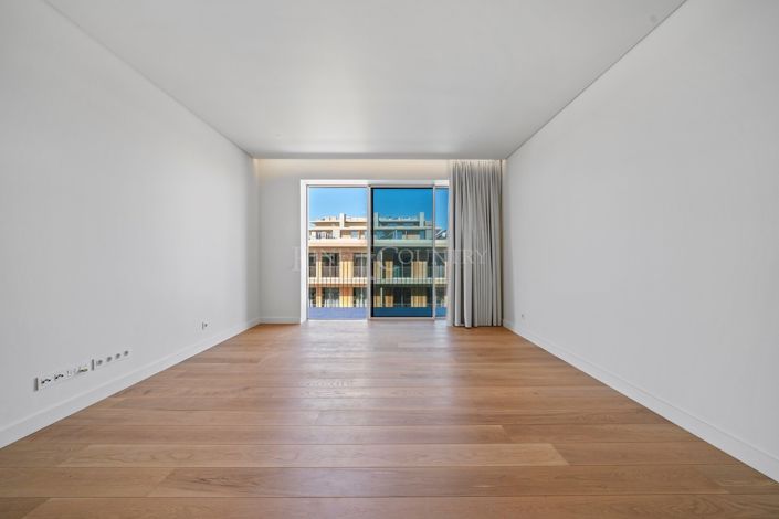 Image No.35-2 Bed Apartment for sale